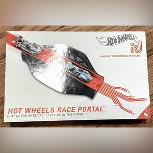 Hot Wheels Race Portal NWOT